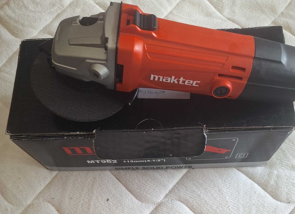 Ъглошлайв Makita 115mm MT962
