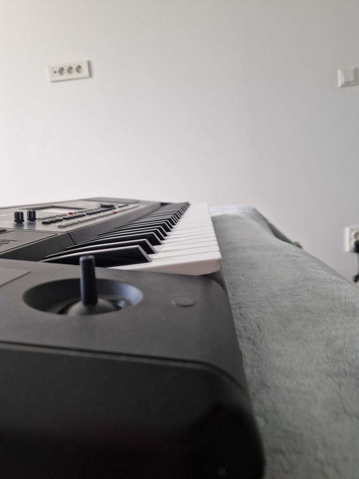 Korg PA300 – stare ca nouă + husă protecție