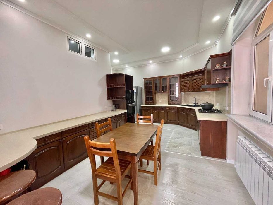 Отель Grand Mir ул.Конституции  2-этажа 6-сот 5-комн 350 м² бассейн