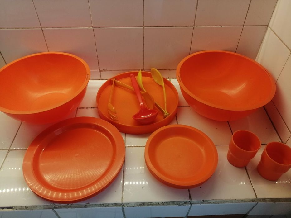 Продавам сервизи за хранене, кафе, чай, алкохол и десерти