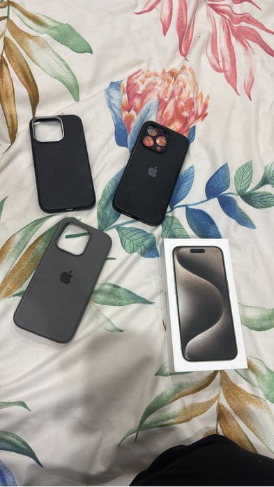Продаю Apple Watch и iPhone 15 Pro 256 ГБ Titanium.