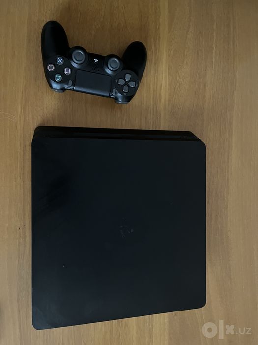 Pleystation 4 slim
