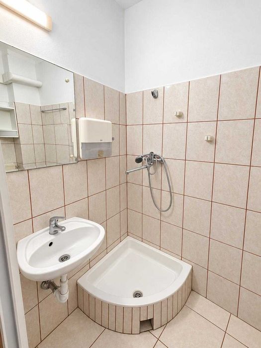 2 garsoniere la parter, acces separat – Galați, Shopping City – 60.000 EUR
