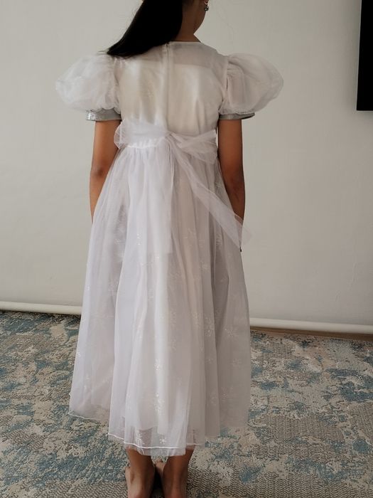 Платье на девочку 6-8лет