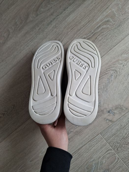 Дамски кецове Guess Elbina