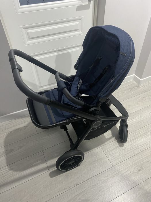 Продам коляску в хорошем состояние