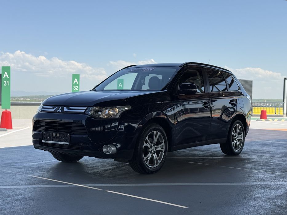 Mitsubishi Outlander 2013/7locuri/4X4/Navi/Piele/Camera/Garantie 1 an/ Rate cu buletinul