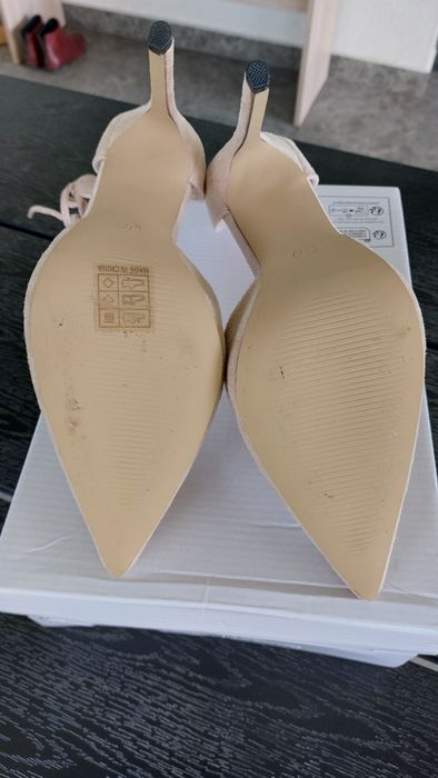 Pantofi crem, 37