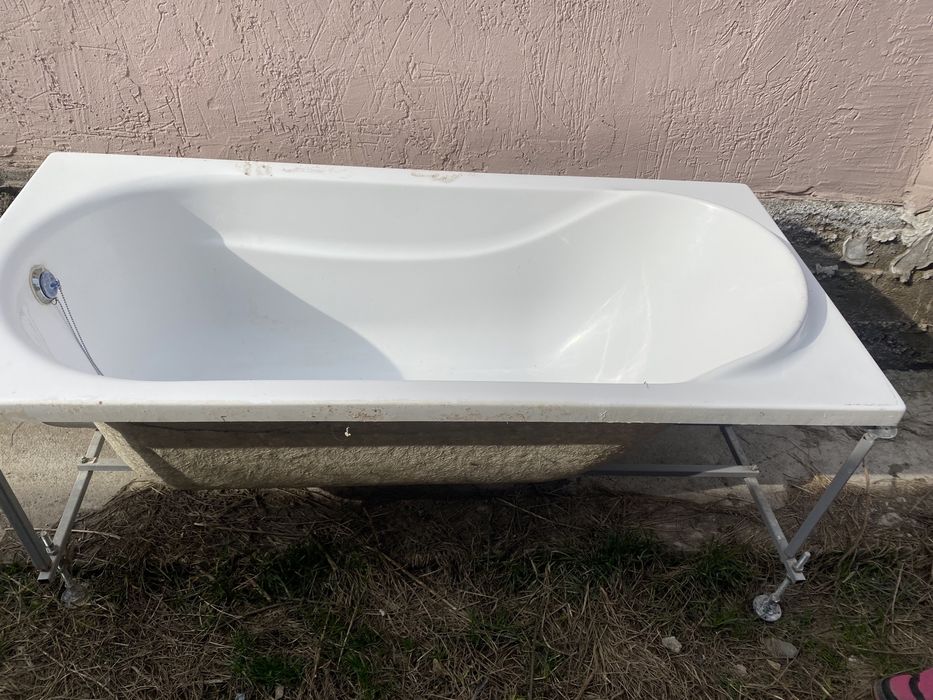 Продам ванну акриловую