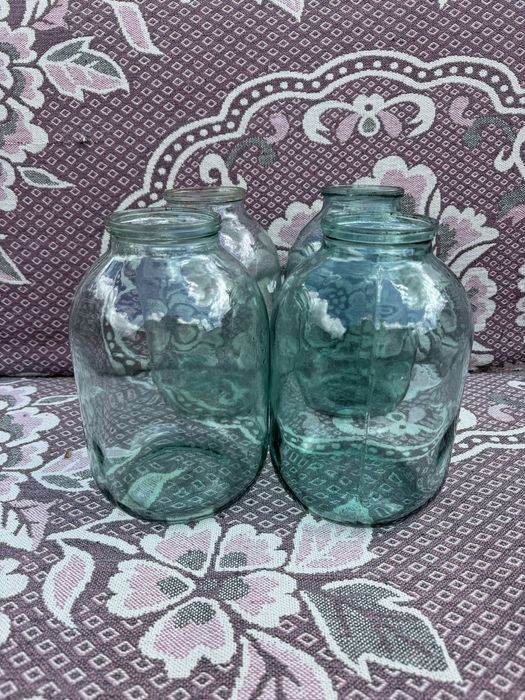 Продам 3-х литровые банки