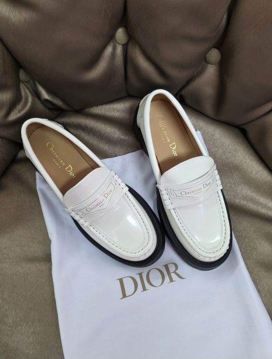 Обувки Christian Dior налични