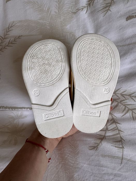 Нови сандали за бебе момиче естествена кожа 20 номер