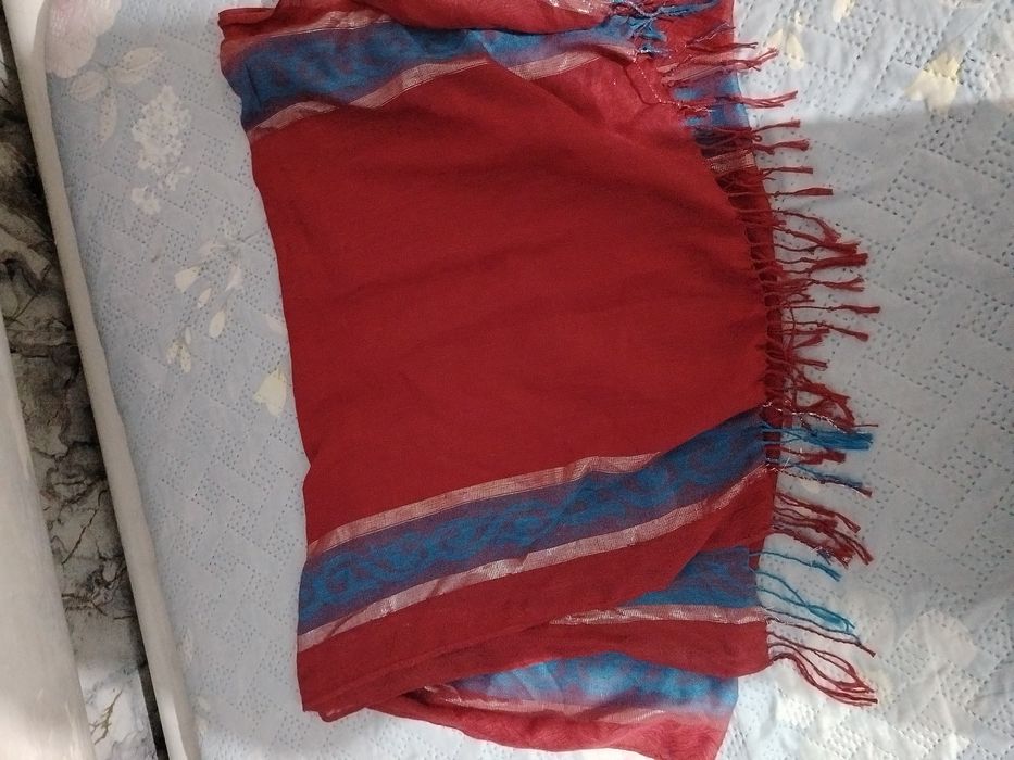 Платье и платок осенний