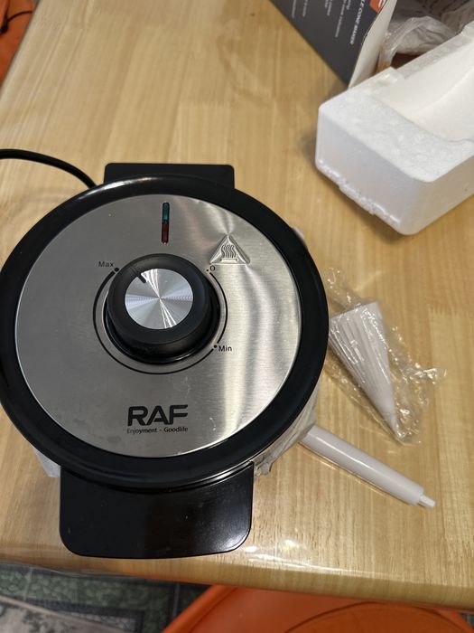 Вафельница электрическая