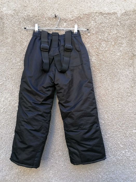 Продавам нови детски черни ски панталони за възраст 4, 7-8