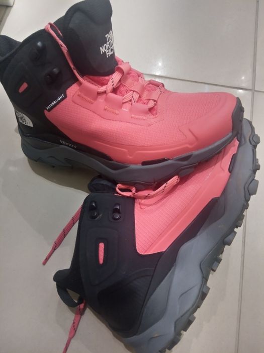 Туристически дамски обувки 37 номер