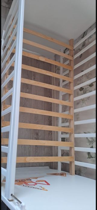 Детская кроватка с матрасом