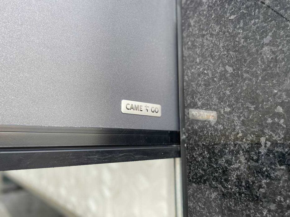 Автоматические секционные ворота премиум класса от 280$ за м²