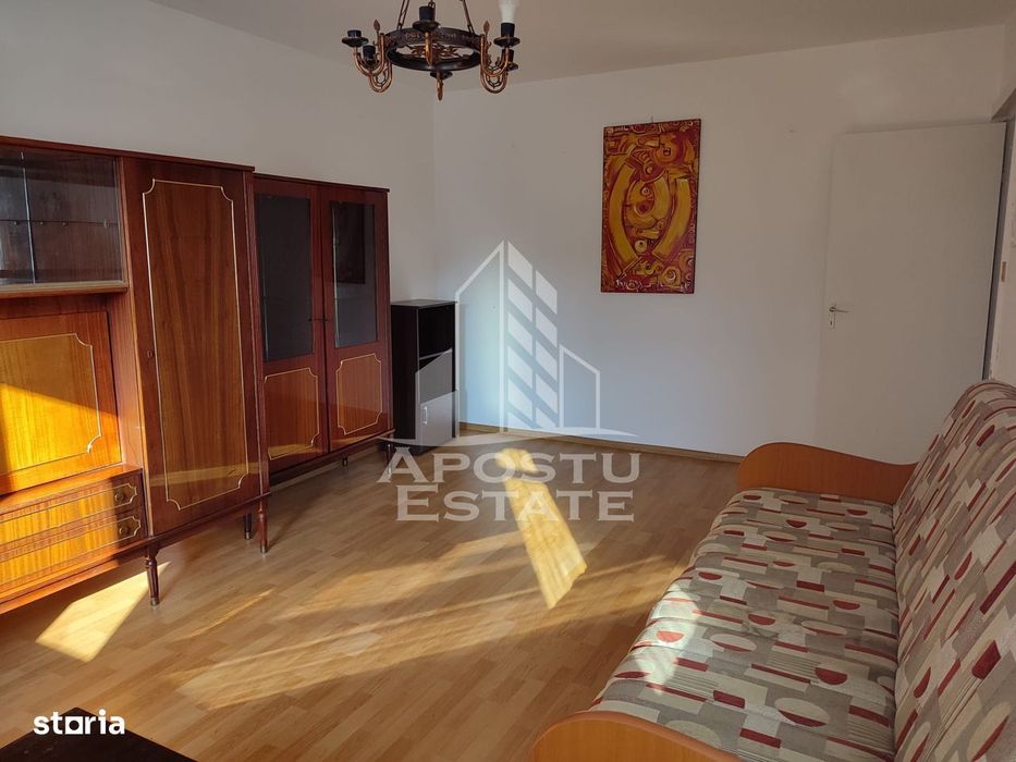 Apartament cu 2 camere de închiriat- centrala proprie, zona Lipovei