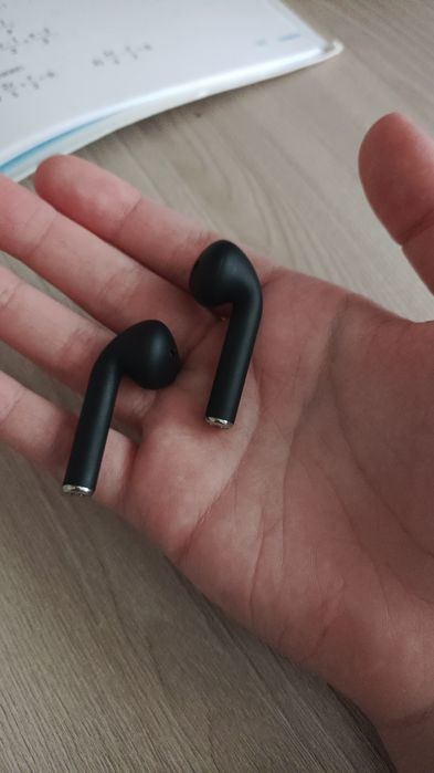 Продаю наушники Airpods