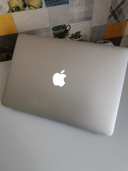 MacBook Air 13-inch память 256гб