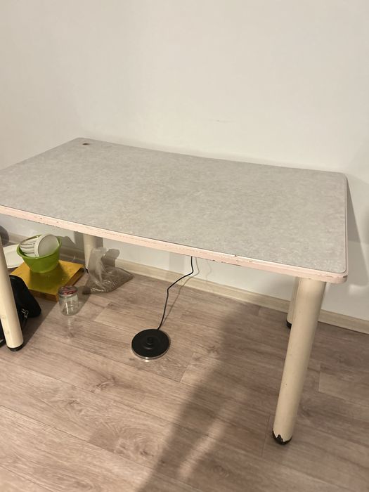 Продам стол б/у.