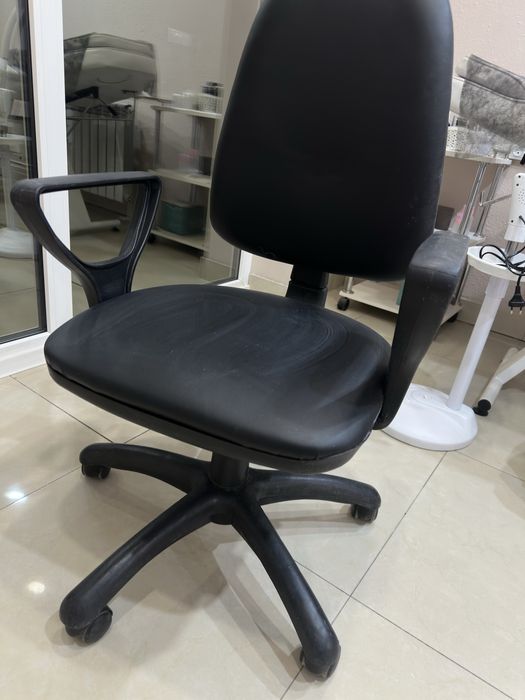 Продам офисное  кресло