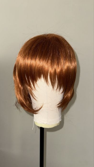 Къса обемна рижава перука
