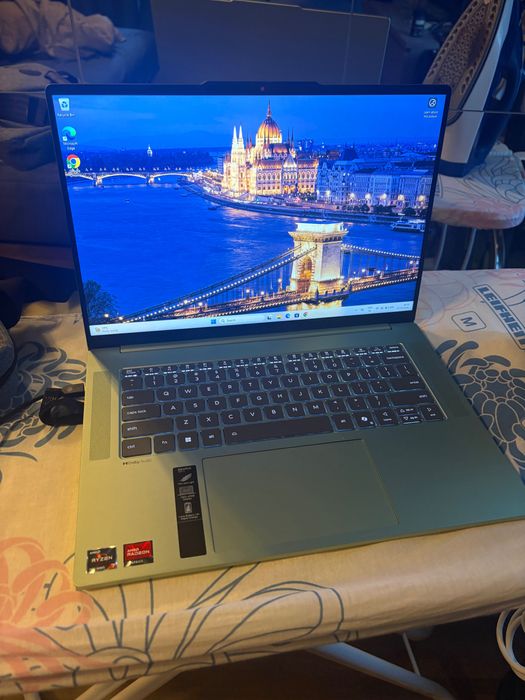Laptop lenovo ca nou – 3 luni vechime – Garanție inclusă