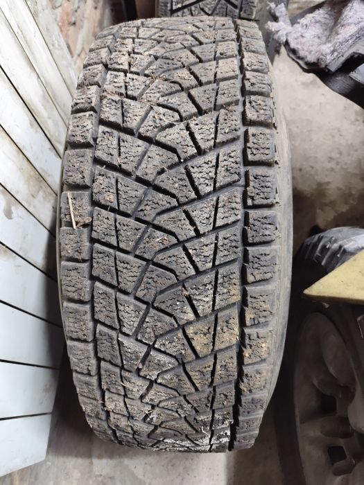 Зимняя резина 285/75р16 без дисков