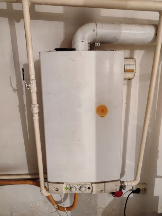 Продается двухконтурный газовый котел