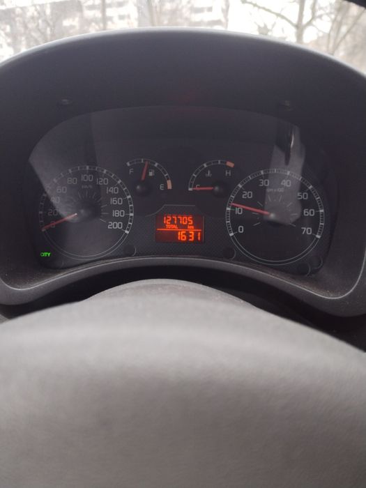 Vand Fiat Panda 1.2 benzină.