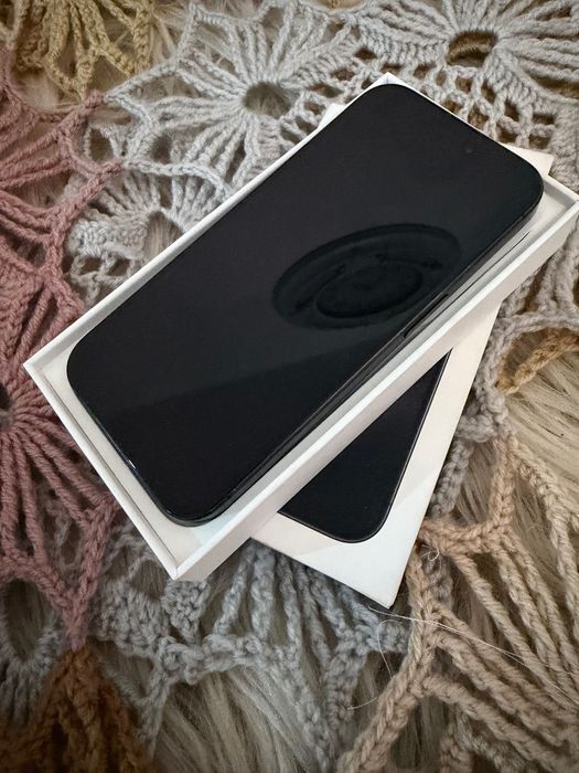 Vând iPhone 15 pro