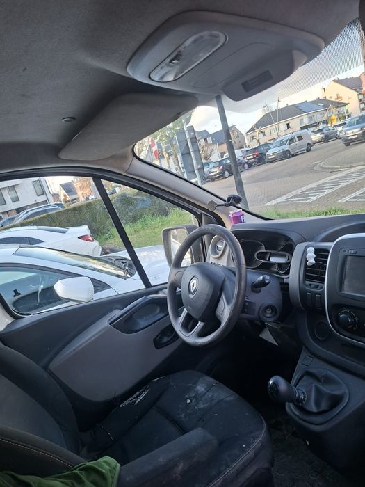 Vând Renault trafic 2015