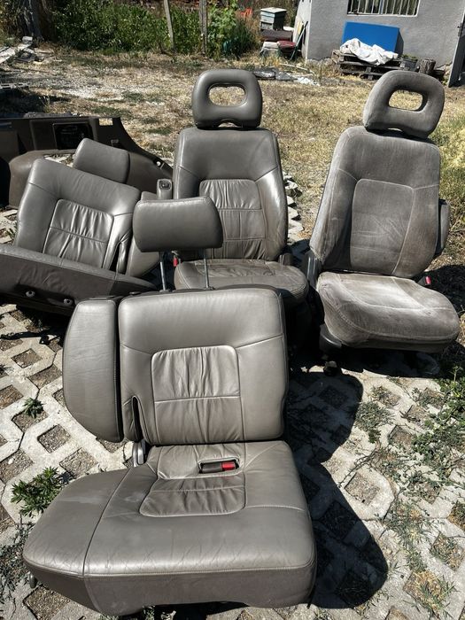 Продавам салон за Mitsubishi Pajero 2