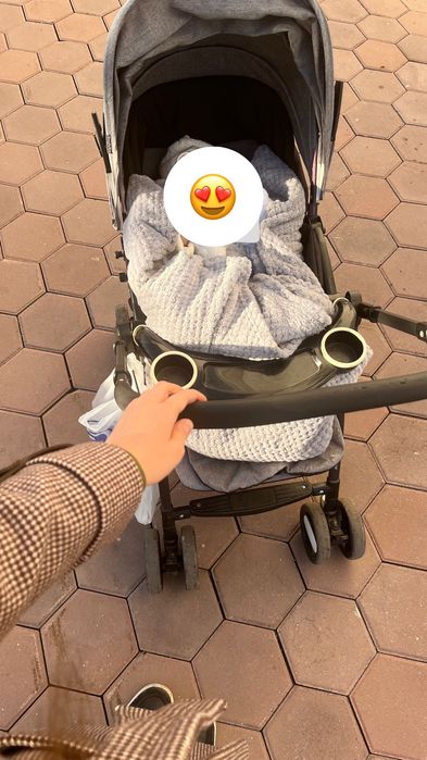 Детская прогулочная коляска