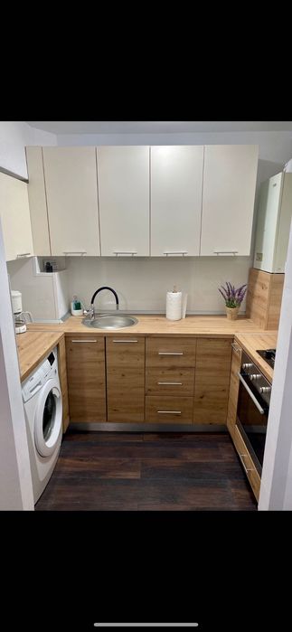 Închiriez apartament