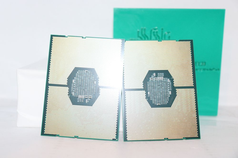 2 x Procesor Intel Xeon Gold 5220 18C / 36 Th 2.2/3.9 GHz 125W