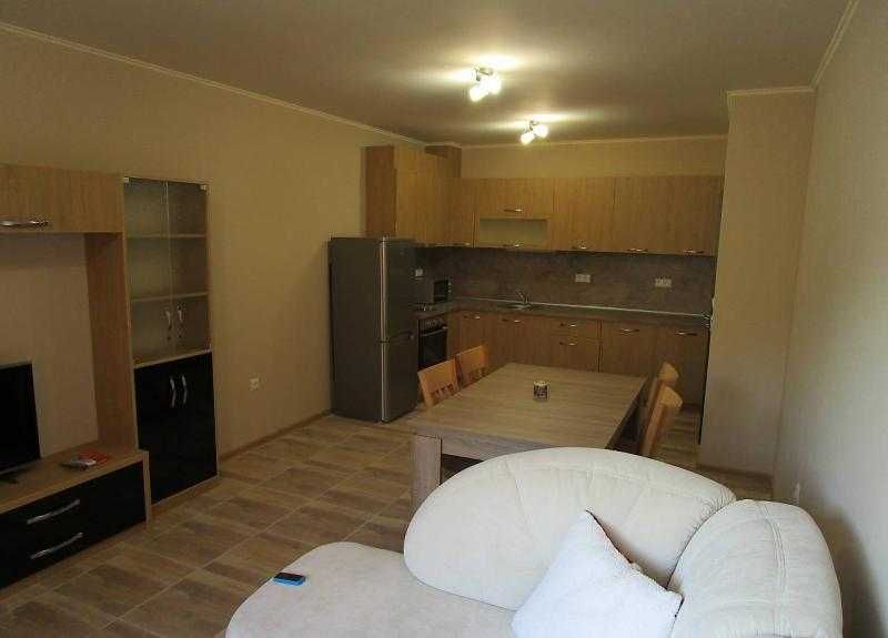 Дава се под наем Двустаен апартамент в Бургас, Възраждане - 68 кв.м за 407.49 € - Снимка #2