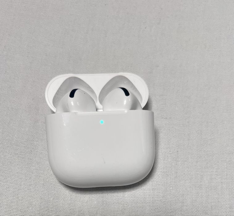 Airpods неупотребявани