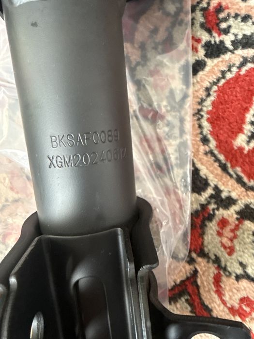 Амортизаторы передние Mazda Cronos