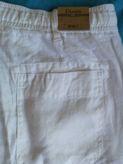 Pantaloni scurti din in.