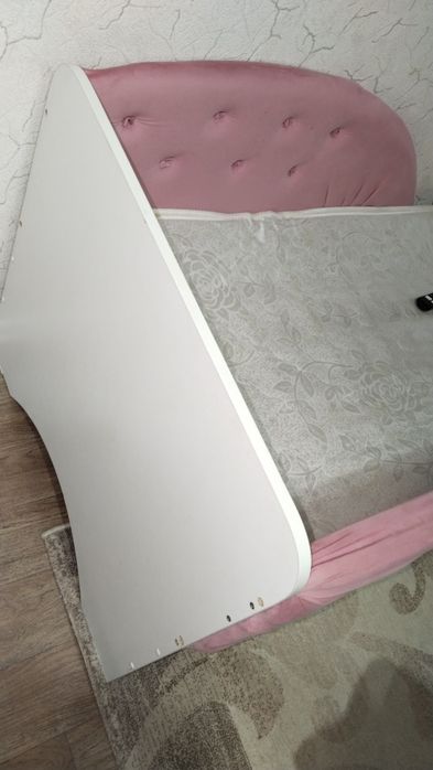 Продам кровать с ортопедическим матрасом