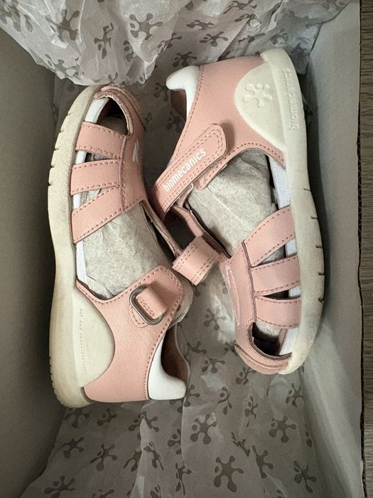 Босоножки для девочки 3-4 лет