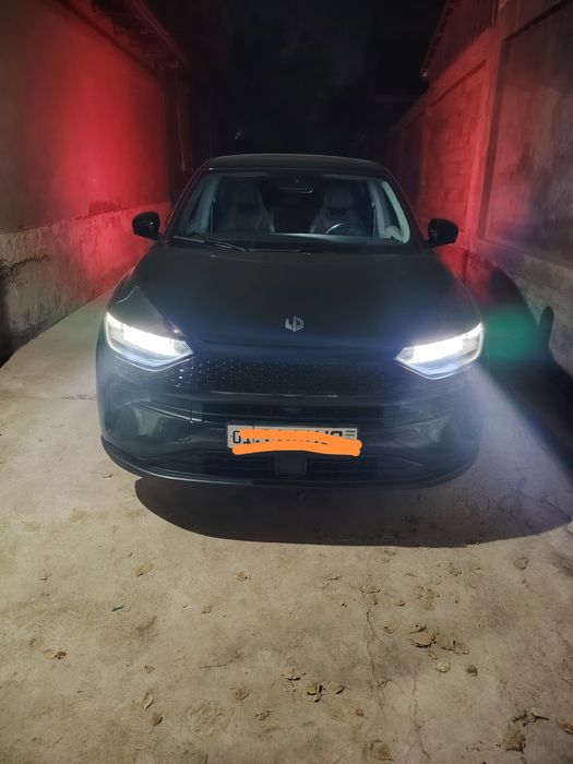 Leapmotor c11 gibrid sotiladi srochno