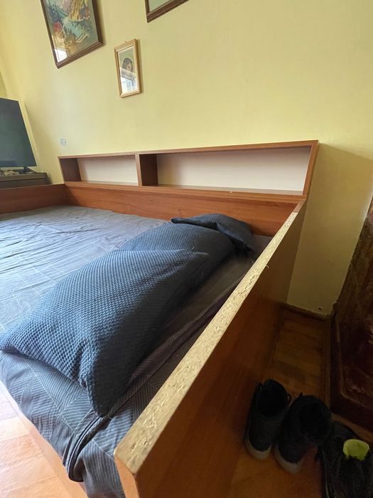 Pat pentru o persoană, cu saltea ortopedică din spuma făcută la comandă la 4Brands