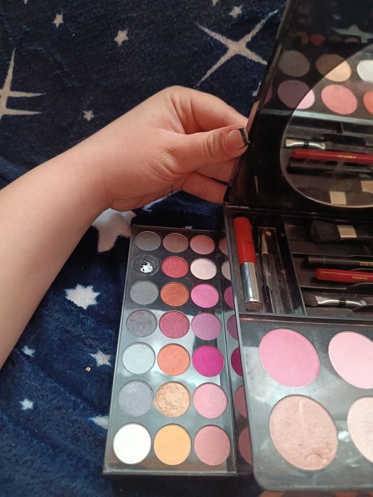 Paletă de machiaj