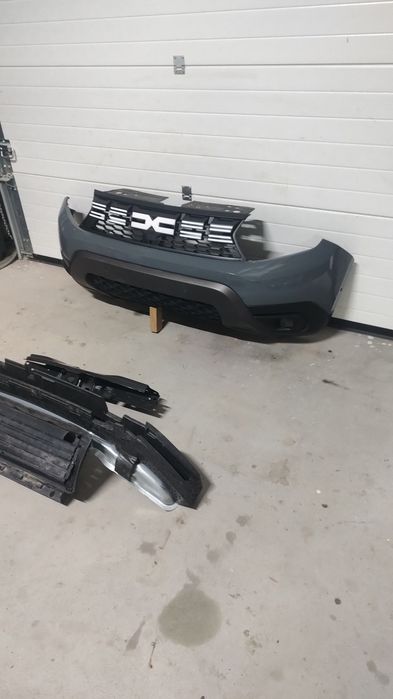 Bara fata , far dreapta, trager , traversa , volet Dacia Duster