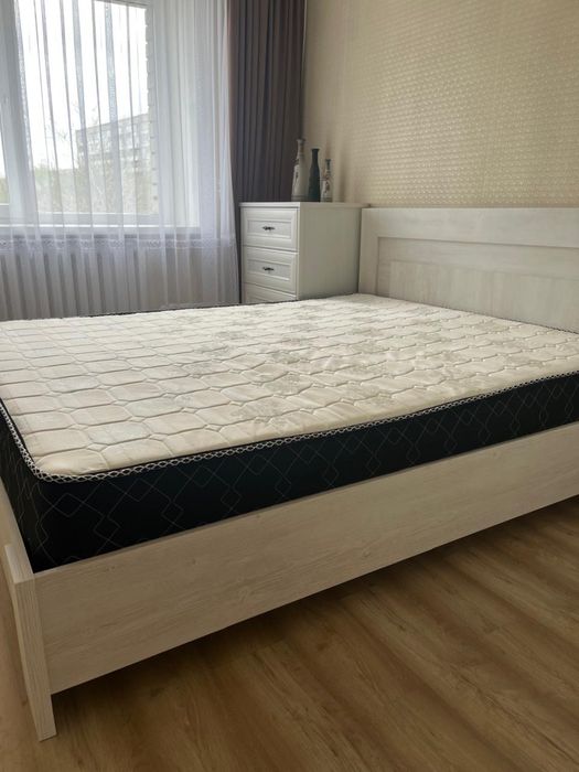 Продам кровать с матрасом…….