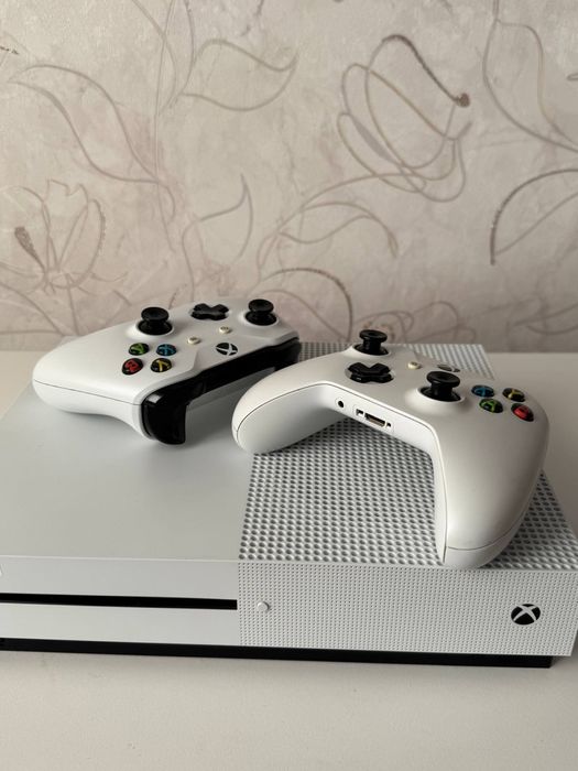 Xbox one s Продажа-обмен